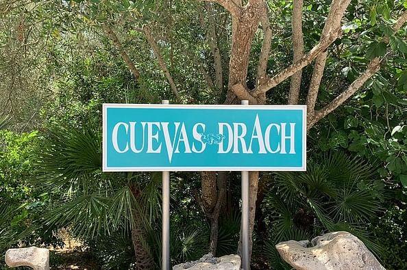 Tour de día Completo a las Cuevas del Drach con Port Cristo y visita a la Fábrica de Perlas - Fun & Tickets