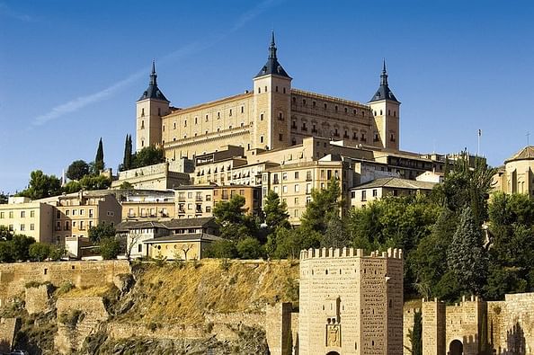 Toledo and Segovia Private Tour with Hotel Pick up from Madrid - Fun & Tickets