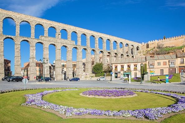 Segovia and Avila Private Tour with Lunch and Hotel Pick up from Madrid - Fun & Tickets