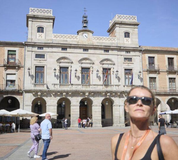 Plaza del Mercado Grande and town hall in Ávila, Spain