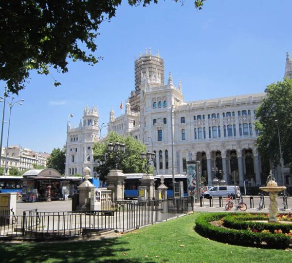 Palacio de Cibeles, parada en la ruta del autobús turístico de Madrid