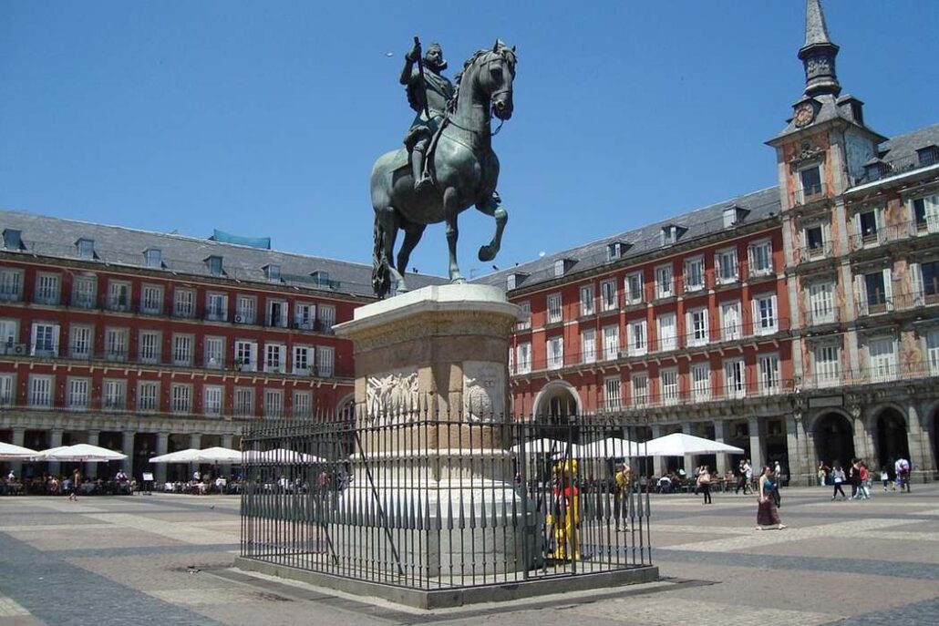 Estatua de Felipe III en la Plaza Mayor de Madrid