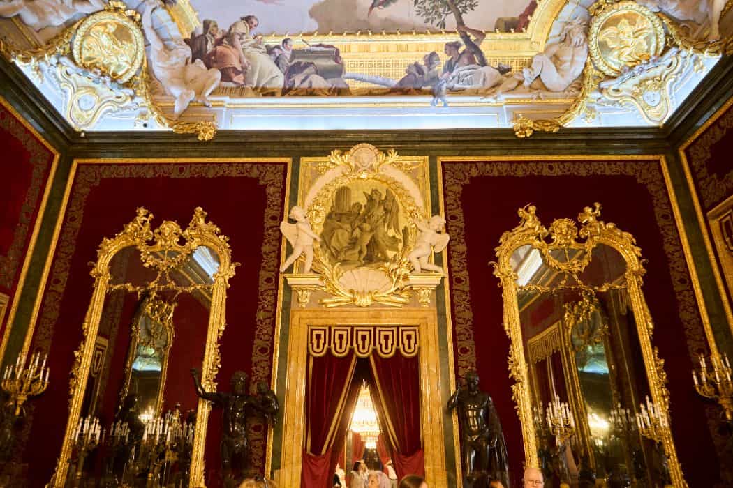 Visita privada sin colas al Palacio Real y al Museo del Prado y paseo por el centro de Madrid