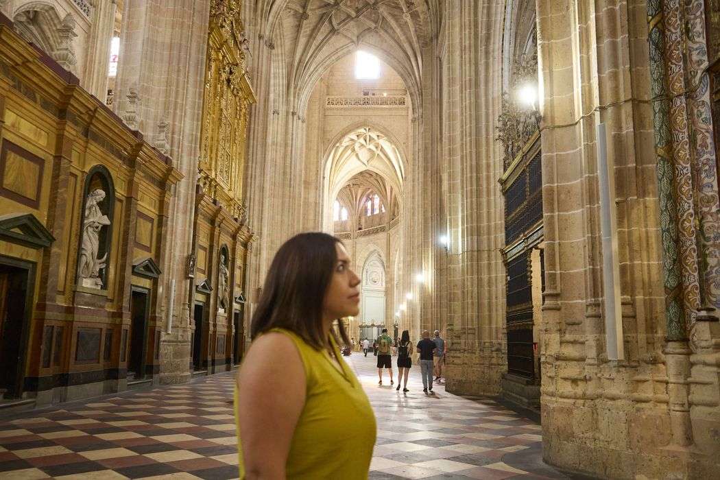 Descubre Segovia: Tour histórico a pie con guía oficial