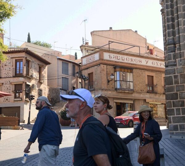 Street scene in the old town of Toledo